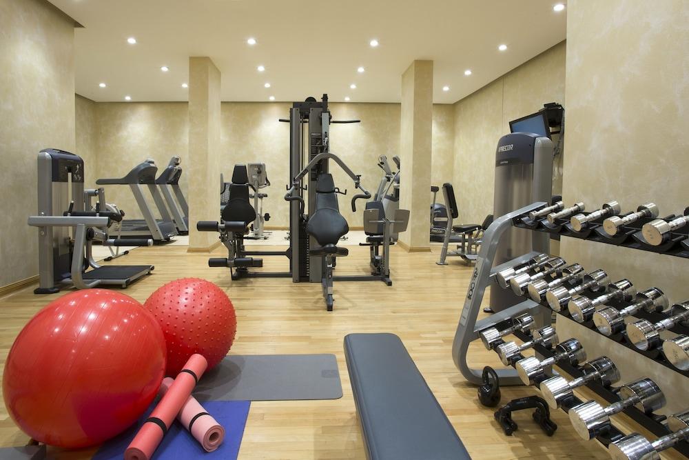 כוויית The Regency Hotel Kuwait מראה חיצוני תמונה A gym at a hotel